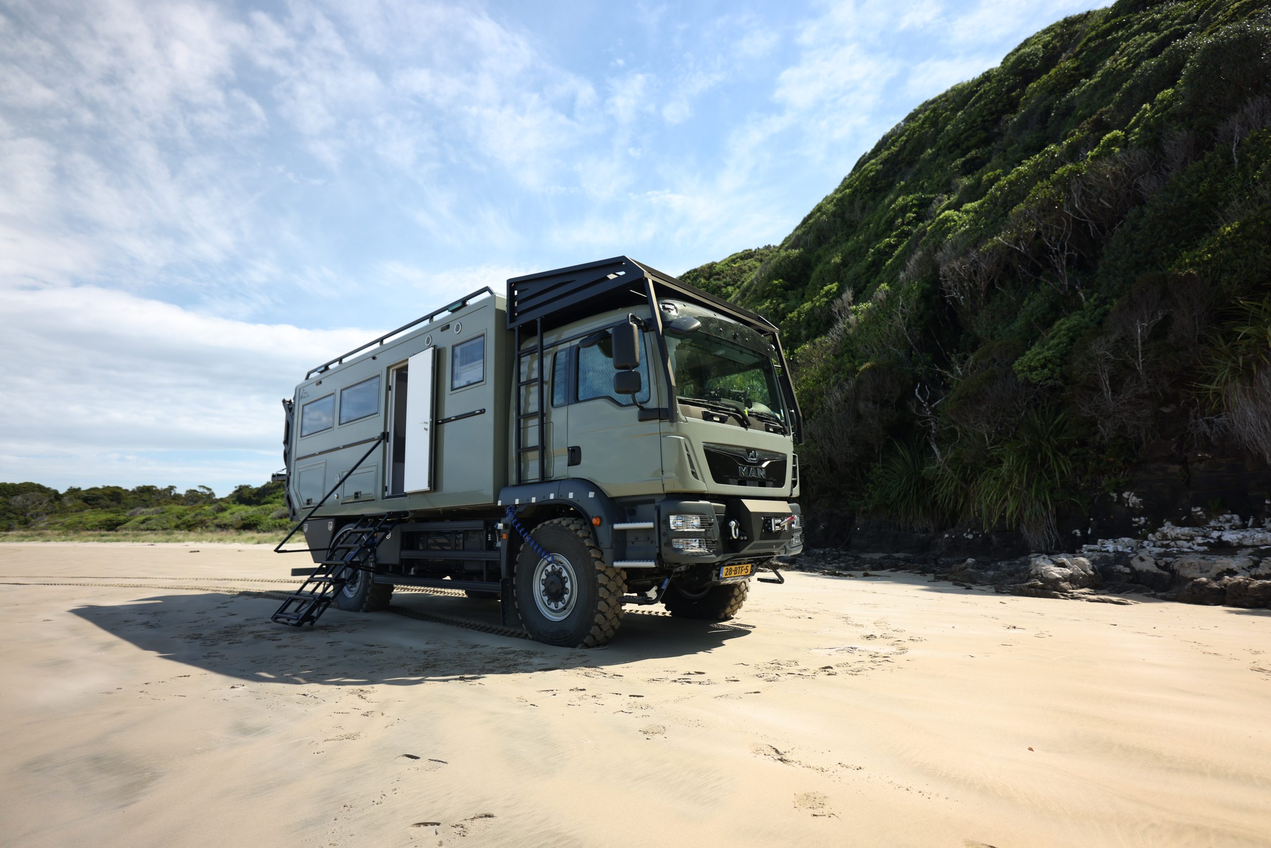 expedition truck for sale